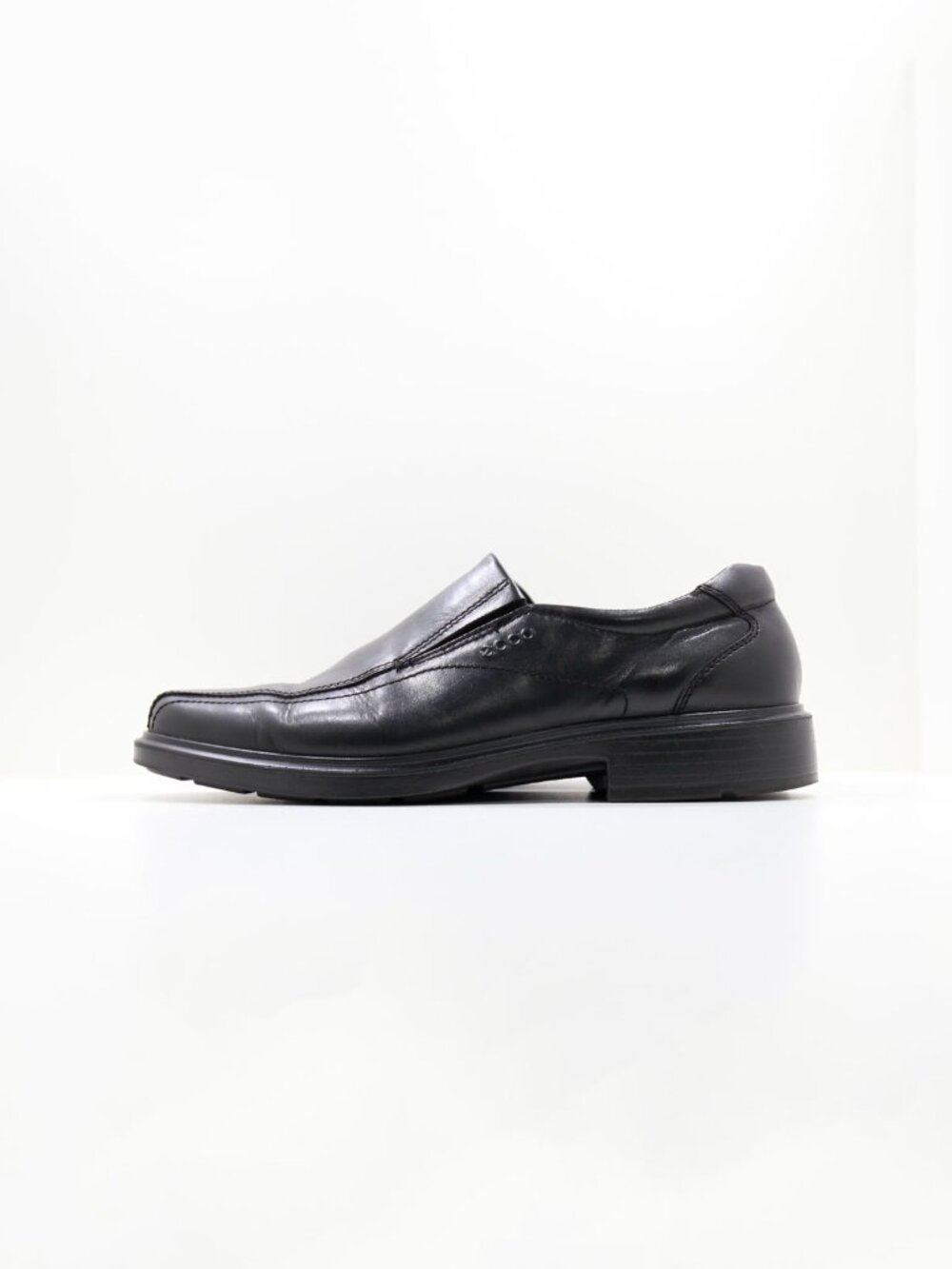 Ecco Helsinki 2 Black Leather Slip On Loafers - Men's 10/EU 44